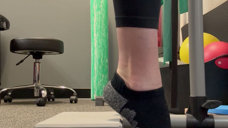End range elevé on yoga block